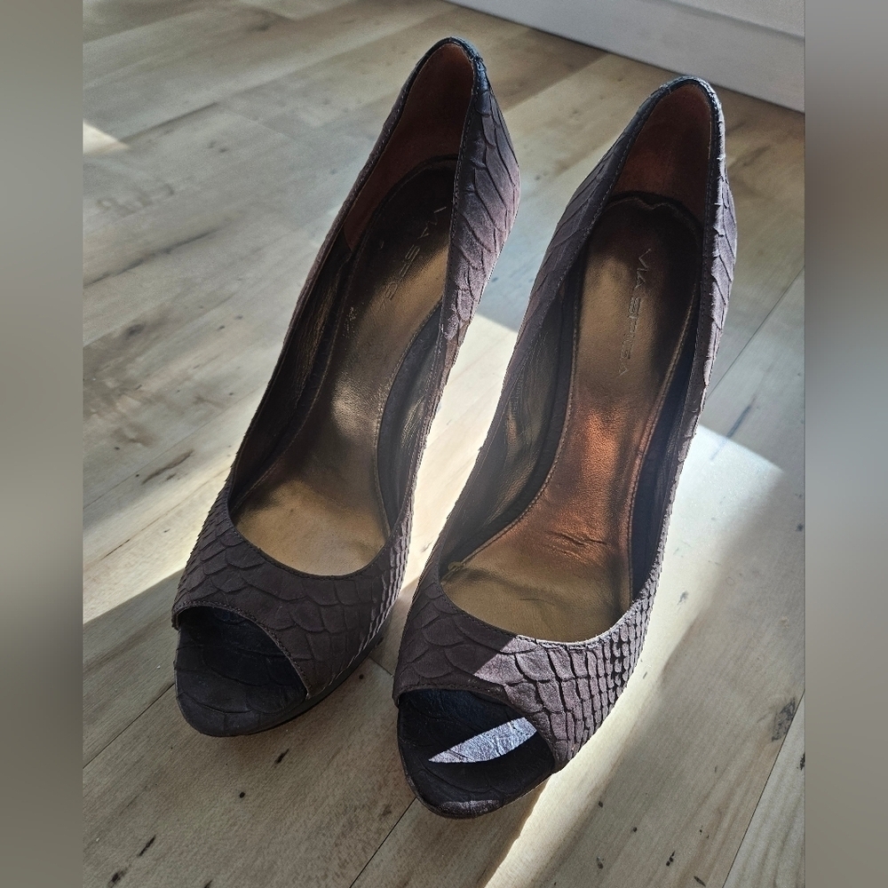 Elegant Peep-Toe Heels by Via Spiga